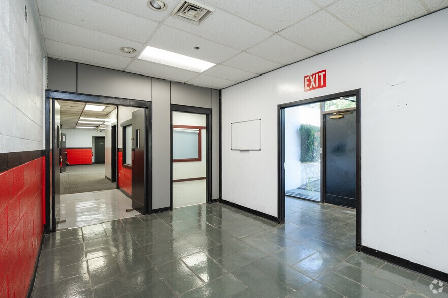 More Photos Of 90 Christ School Rd, Arden Distribution For Lease