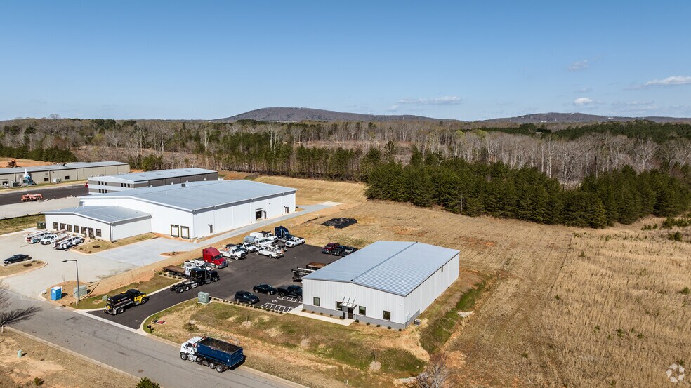 More Photos Of 5911 Balsom Ridge Rd, Denver Warehouse For Lease