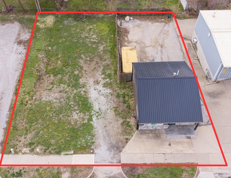 More Photos Of 705 E 23rd St S, Independence Office For Sale