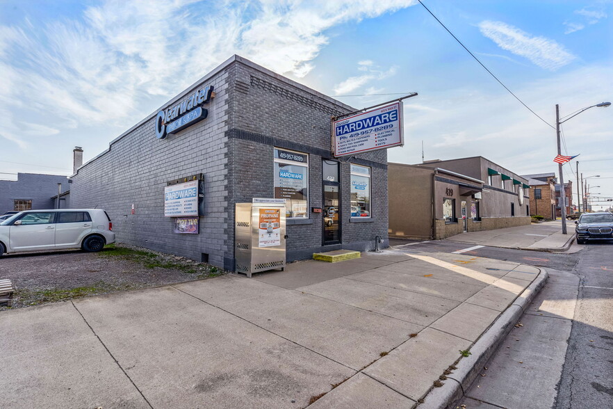 More Photos Of 423 N Main St, Findlay Storefront For Sale
