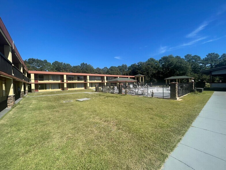 More Photos Of 1700 US-280, Phenix City Hotel For Sale