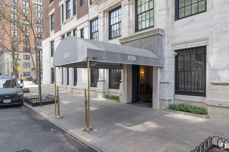 More Photos Of 570 Park Ave, New York Apartments For Sale