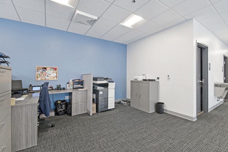 More Photos Of 10393 Fortune Pky, Jacksonville Office For Sale