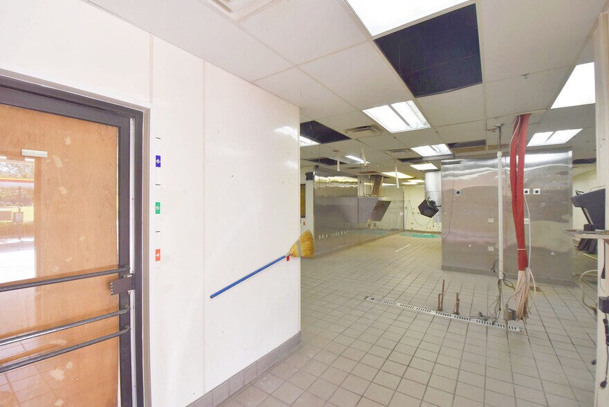 More Photos Of 64 Carriage Oaks Dr, Tyrone Restaurant For Lease