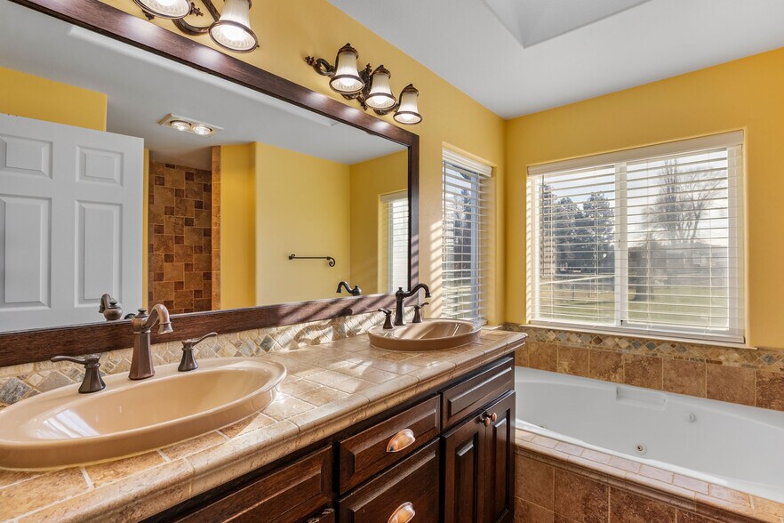 More Photos Of 9101 NW 31st St, Terrebonne Specialty For Sale