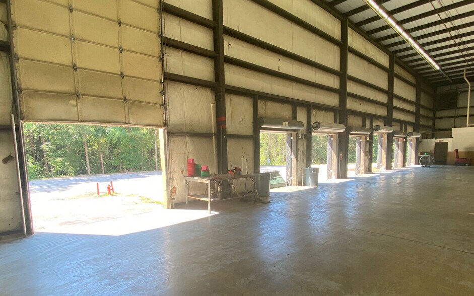 More Photos Of 546 Old Liberty Hill Rd, Toccoa Warehouse For Lease
