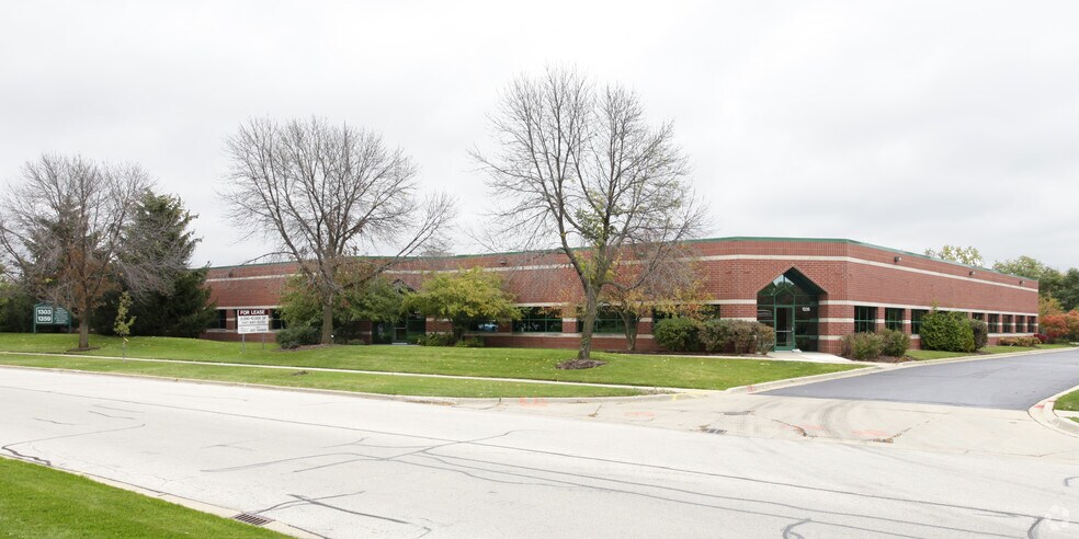 More Photos Of 1303-1359 Barclay Blvd, Buffalo Grove Research And Development For Lease