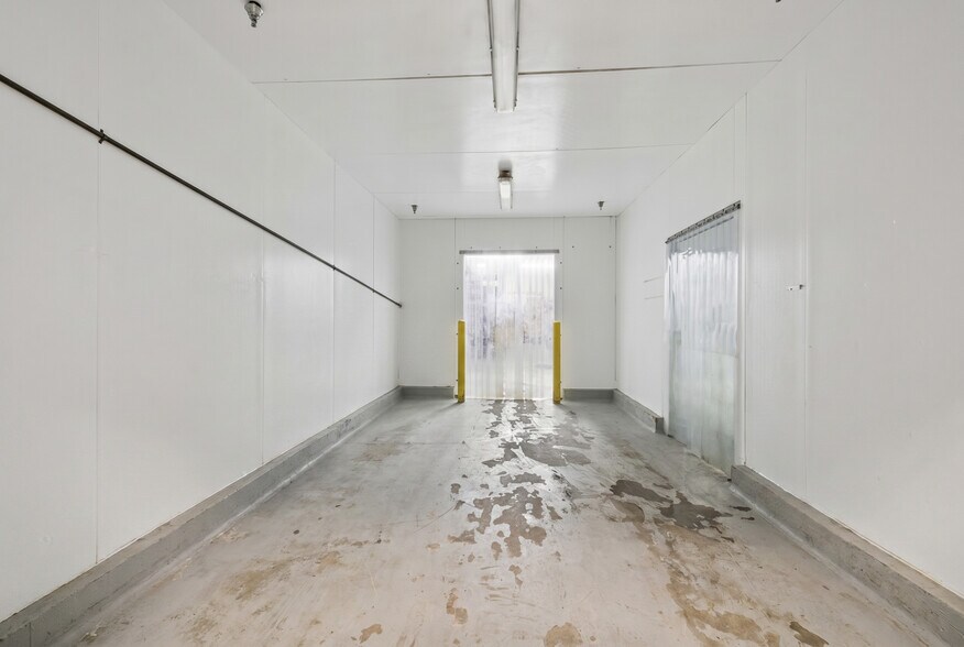 More Photos Of 1381 E 6th St, Los Angeles Food Processing For Lease