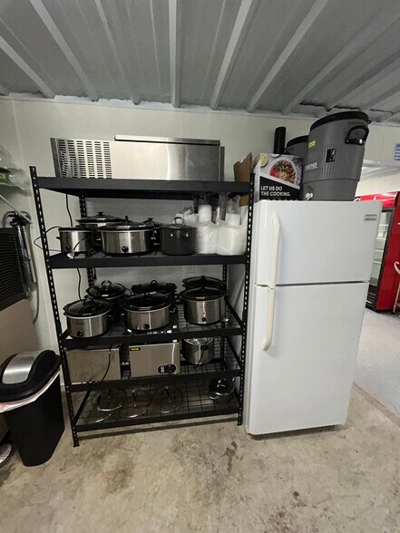 More Photos Of 1002 Cross st, Robinson Restaurant For Sale