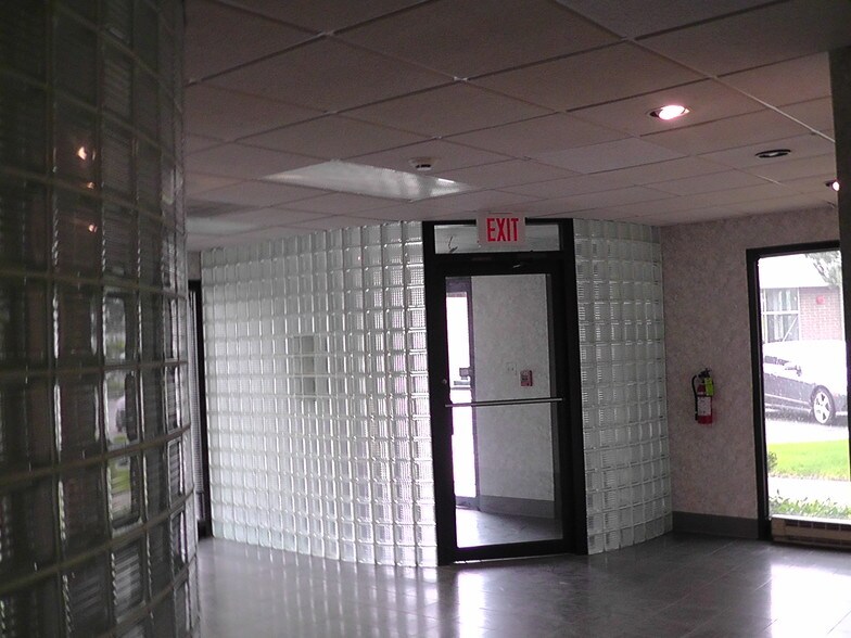 More Photos Of 710 E Ogden Ave, Naperville Office For Lease