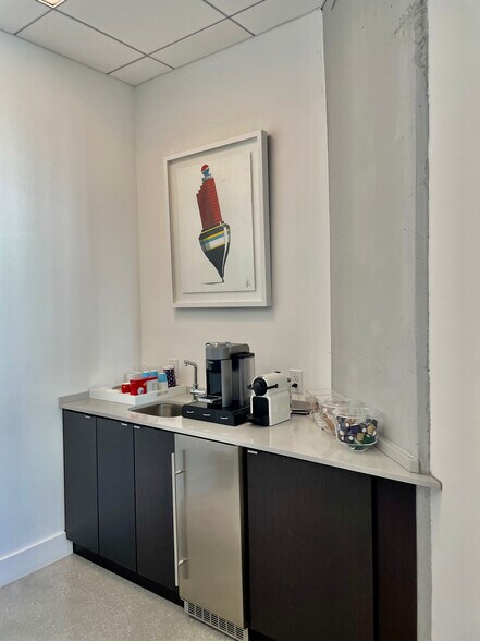 More Photos Of 40 SW 13th St, Miami Office Residential For Lease