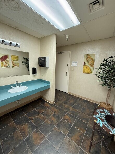 More Photos Of 3910 W Camp Wisdom Rd, Dallas Storefront For Sale