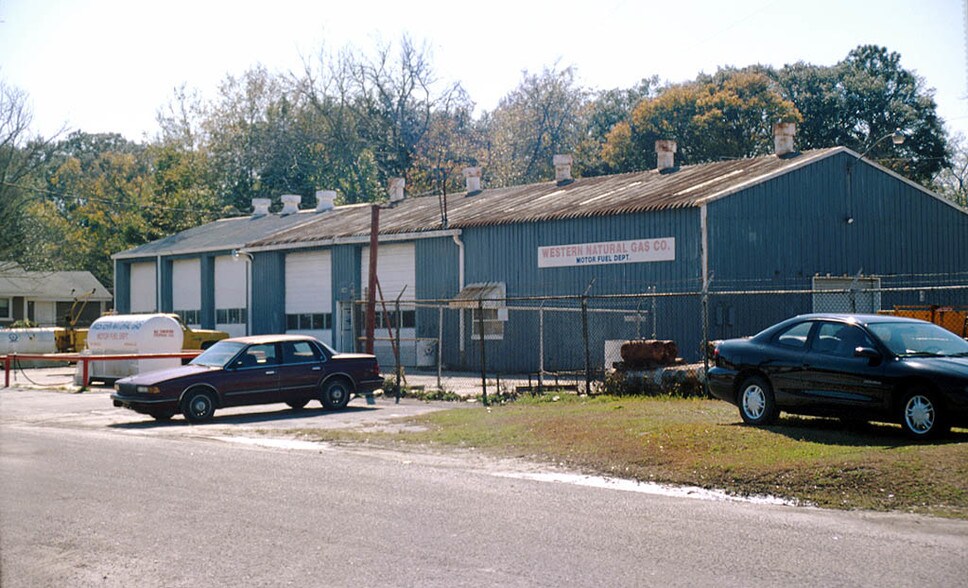 More Photos Of 2960 Strickland St, Jacksonville Warehouse For Lease