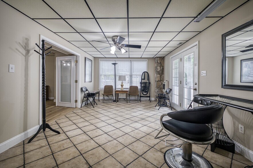 More Photos Of 200 Little Acres Dr, Marion Specialty For Sale