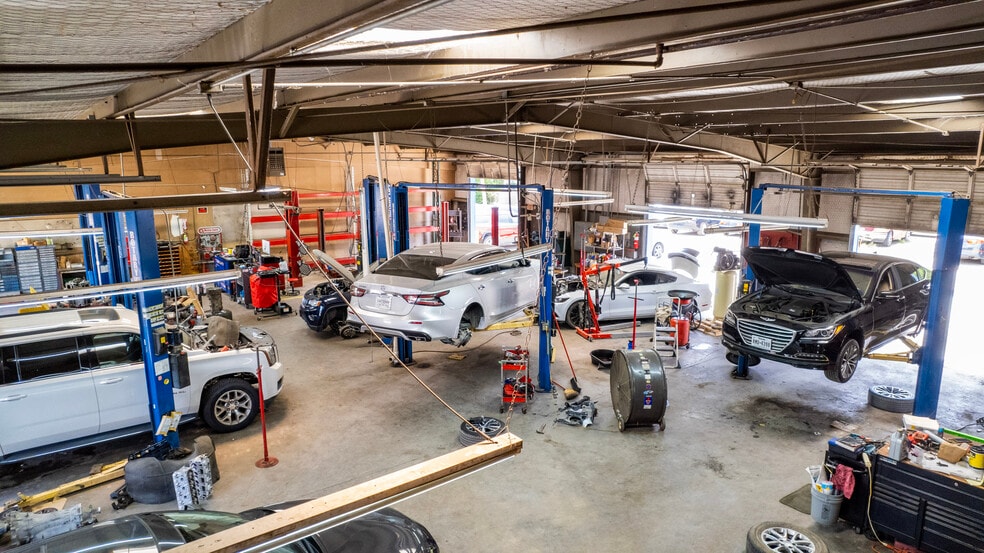 More Photos Of 308 W Avenue B, Garland Auto Repair For Sale
