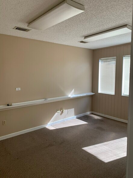 More Photos Of 11715 Bricksome Ave, Baton Rouge Office For Sale