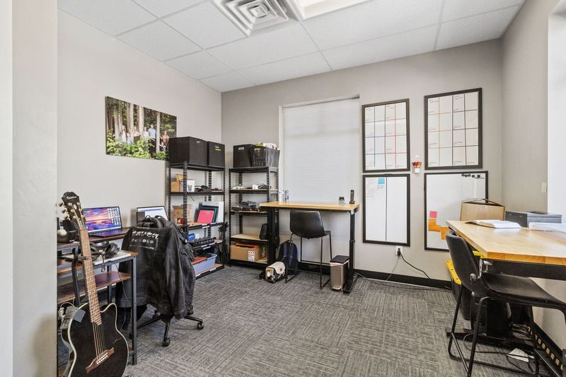 More Photos Of 236 River Vista Pl, Twin Falls Office For Lease
