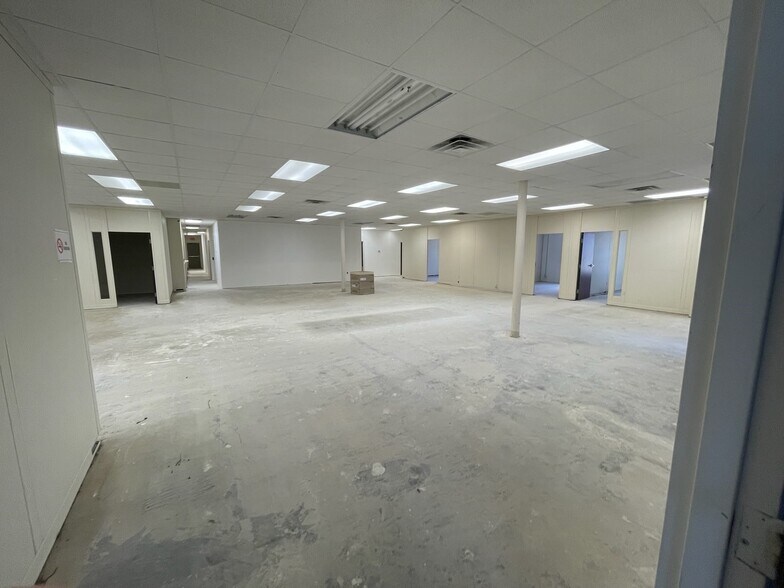 More Photos Of 4444 Lake St, Lake Charles General Retail For Lease