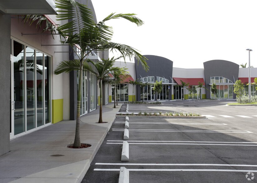 More Photos Of 13115 W Okeechobee Rd, Hialeah Storefront Retail Office For Lease