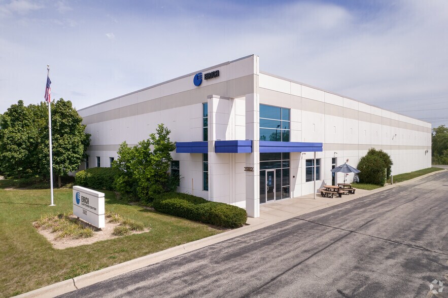 Primary Photo Of 3982 Ryan Rd, Gurnee Warehouse For Lease