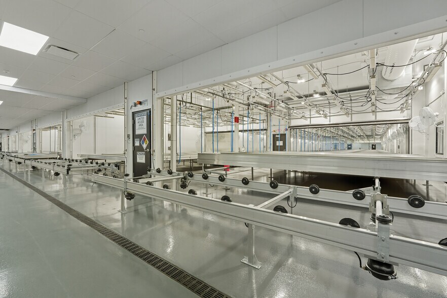 More Photos Of 1466 Curran Hwy, North Adams Manufacturing For Lease