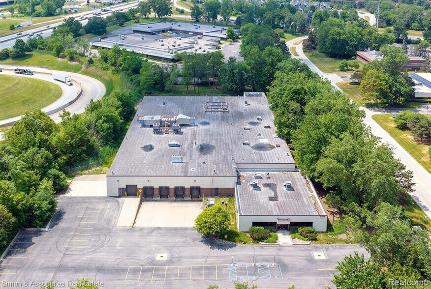 More Photos Of 15203 S Commerce Dr, Dearborn Manufacturing For Lease