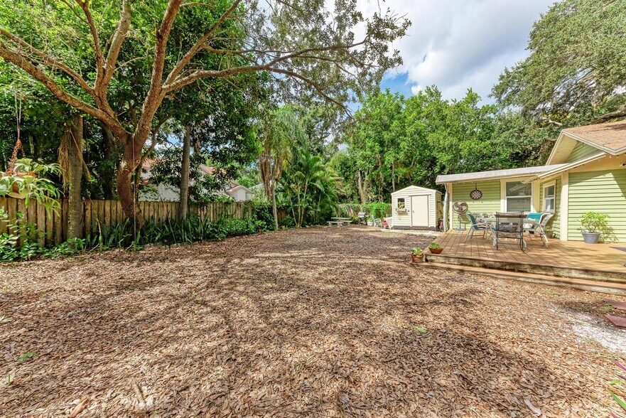 More Photos Of 1533 1st Avenue Dr W, Bradenton Multifamily For Sale