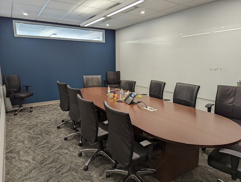 More Photos Of 34 Schroeder Ct, Madison Office For Lease