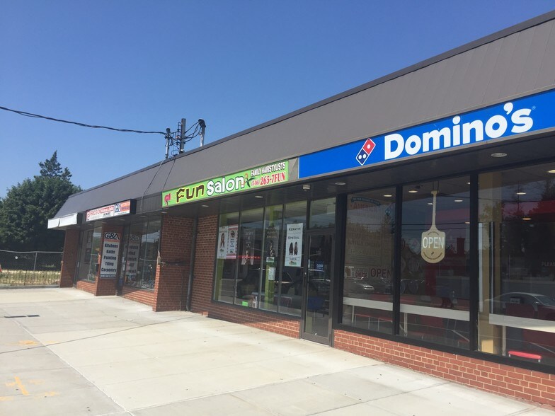 More Photos Of 166 Poplar St, West Hempstead Storefront Retail Office For Lease
