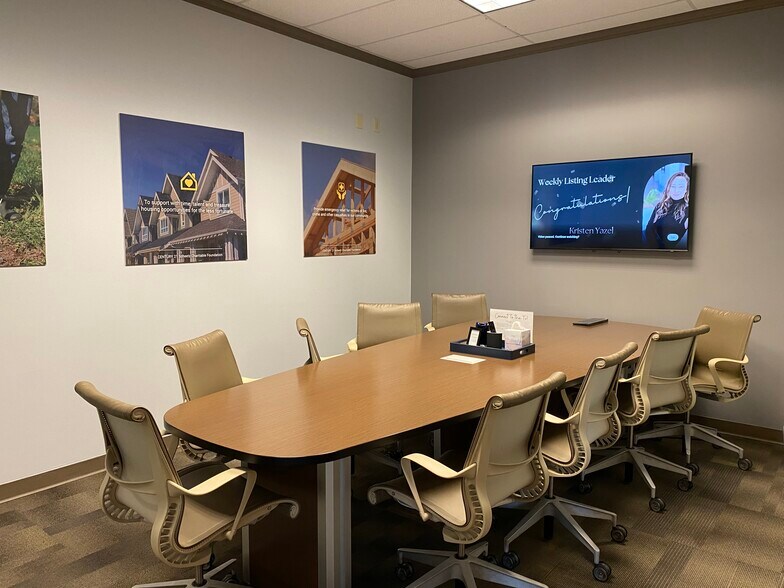 More Photos Of 4929 E 96th St, Indianapolis Office For Lease