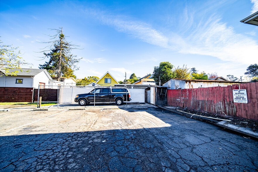 More Photos Of 236 Ocean St, Santa Cruz Office For Sale