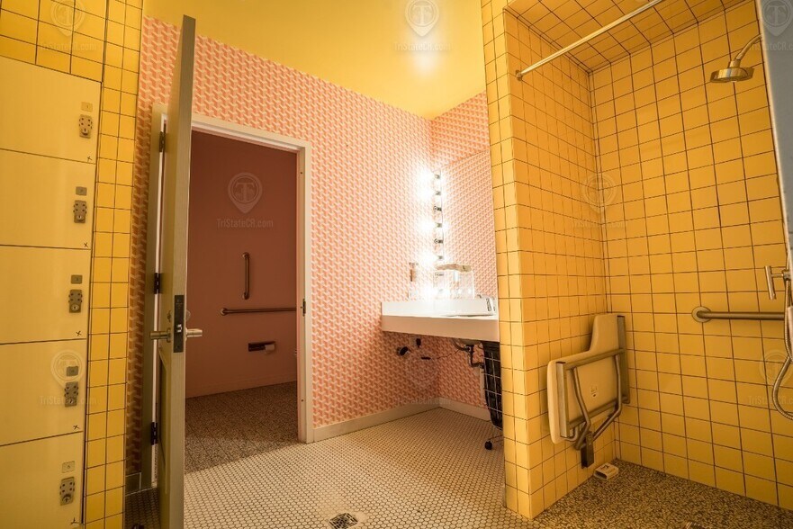 More Photos Of 200 Central Park S, New York Multifamily For Sale