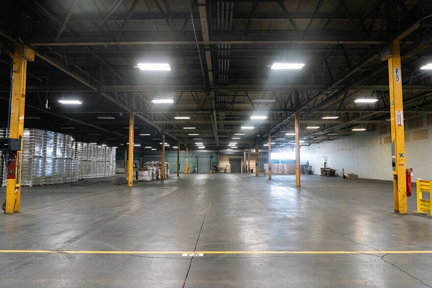 More Photos Of 450 Sherman Av N, Hamilton Industrial For Lease