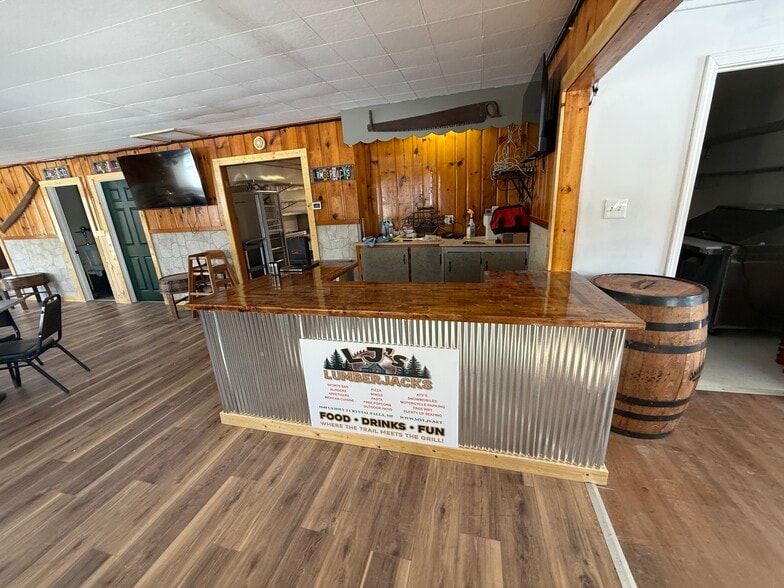 More Photos Of 1640 W US-2, Crystal Falls Restaurant For Sale