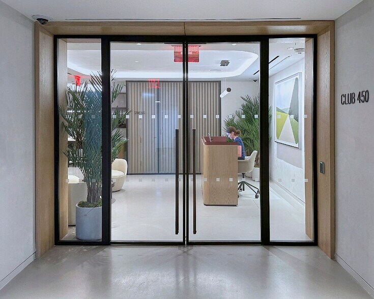 More Photos Of 450 Park Ave, New York Office For Lease