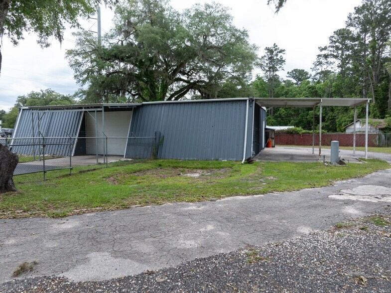 More Photos Of 2832 S Main Blvd, Lake City Auto Repair For Sale