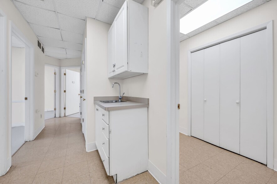 More Photos Of 102-104 S Main St, Manville Office Residential For Lease