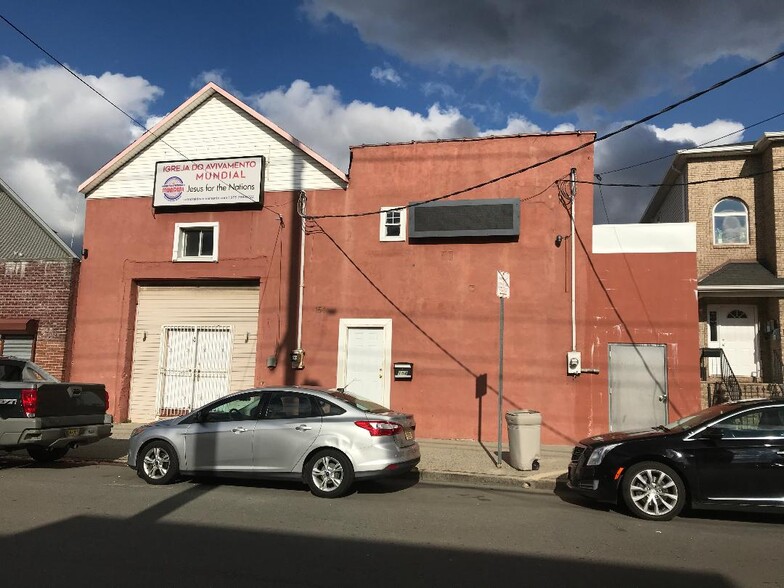 Primary Photo Of 154 Clifford St, Newark Religious Facility For Sale