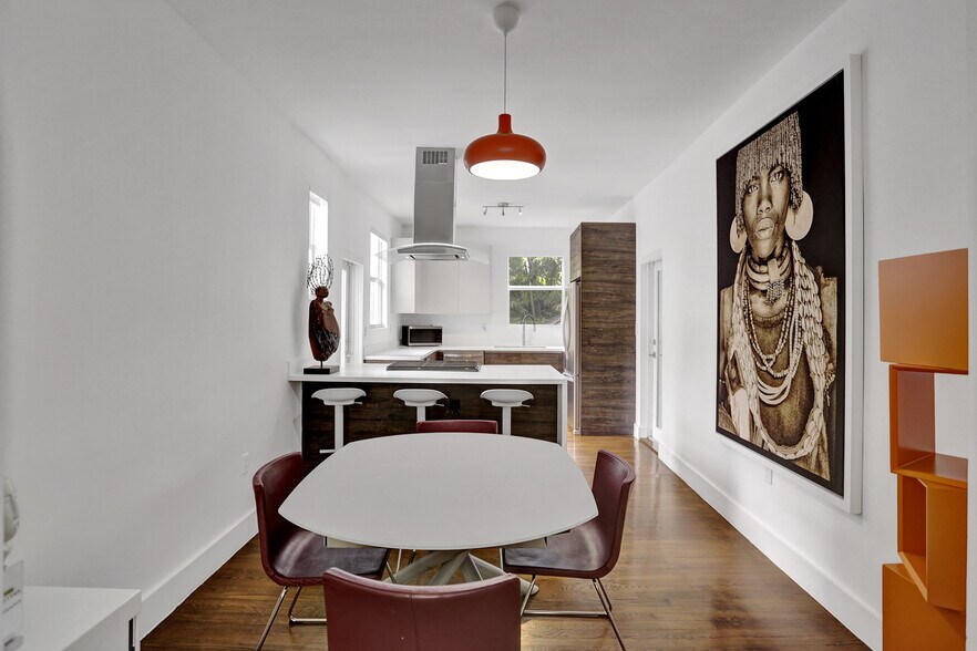 More Photos Of 430 Ne 121st St, Biscayne Park Movie Radio TVStudio For Sale