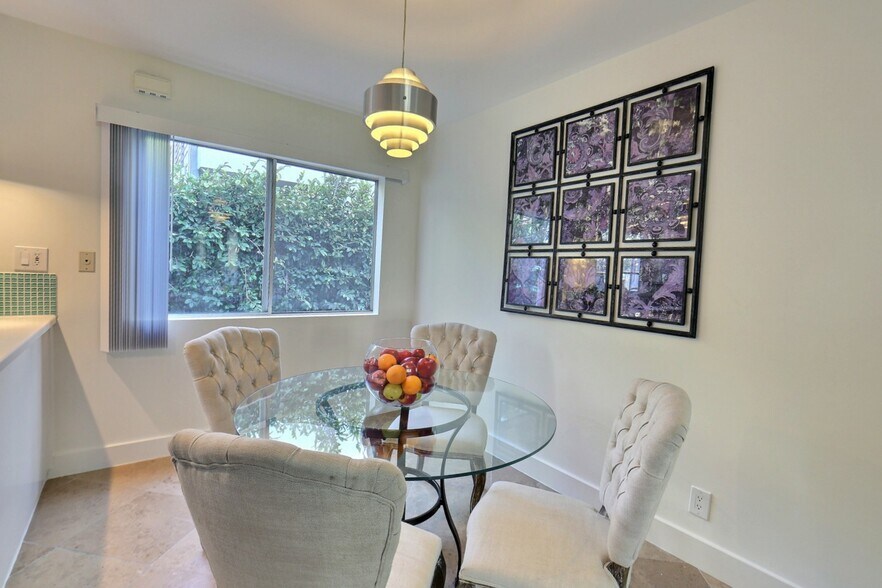 More Photos Of 534 Broadway St, Venice Apartments For Sale