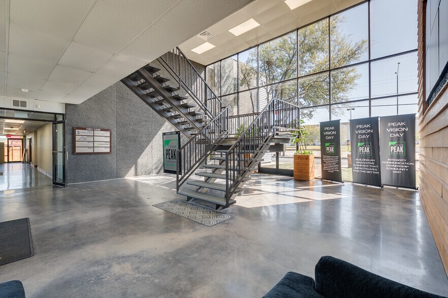 More Photos Of 4925 Davis Blvd, North Richland Hills Office For Sale