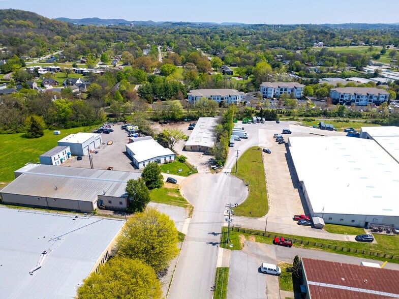 More Photos Of 1127 Harpeth Industrial Ct, Franklin Flex For Sale