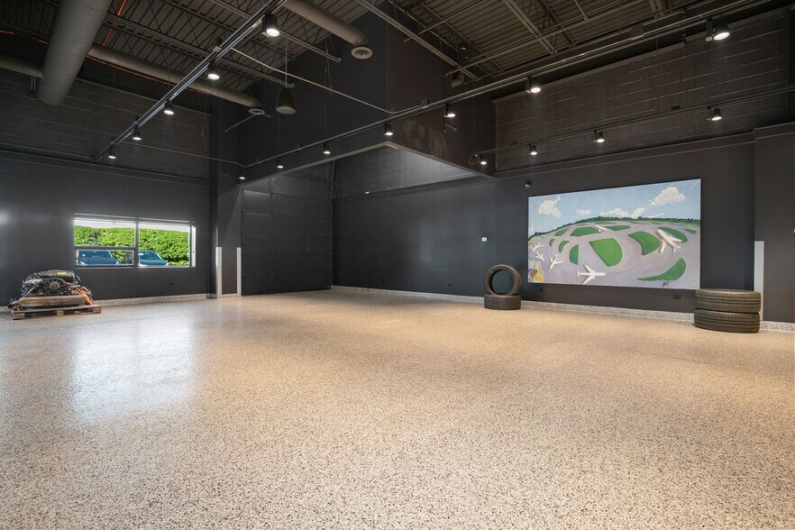 More Photos Of 1180-1198 Heather Dr, Lake Zurich Warehouse For Sale