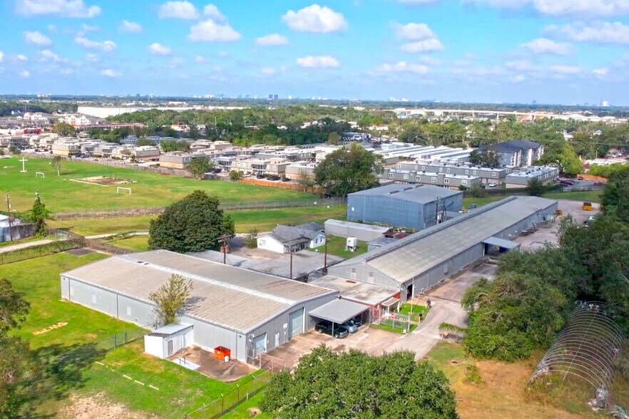 Primary Photo Of 13026 Rosecrest Dr, Houston Warehouse For Lease