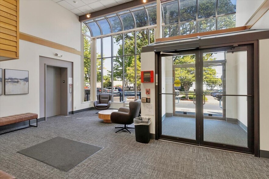 More Photos Of 2405 Front St NE, Salem Office For Sale