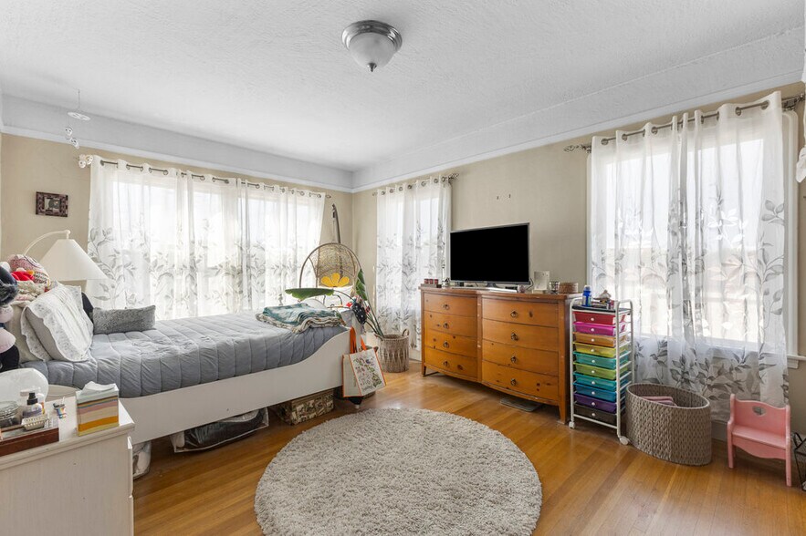 More Photos Of 2900 Barrett Ave, Richmond Multifamily For Sale