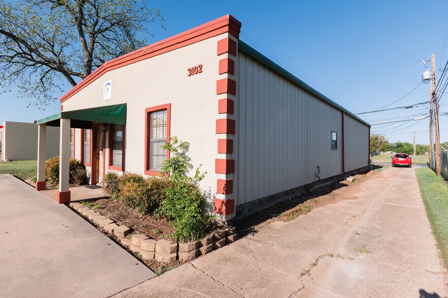 More Photos Of 3102 Jacksboro Hwy, Wichita Falls Loft Creative Space For Sale