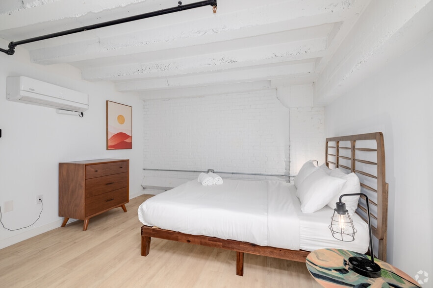 More Photos Of 220 S 47th St, Philadelphia Apartments For Lease