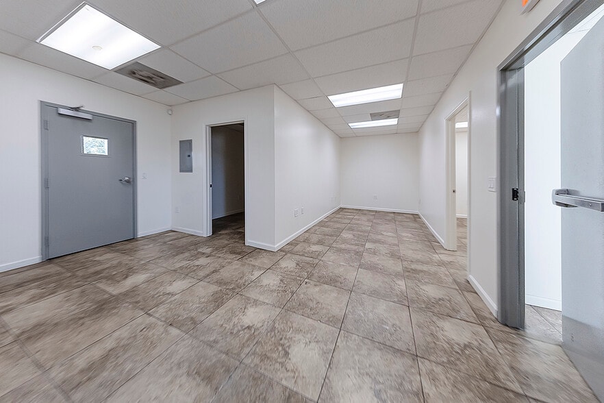 More Photos Of 1433-1437 W El Segundo Blvd, Compton Warehouse For Lease