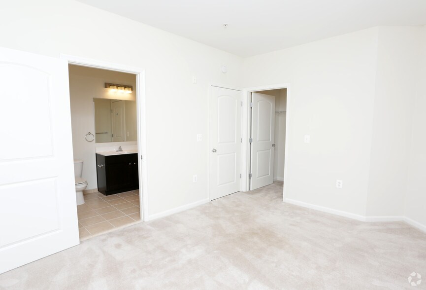 More Photos Of 2300 Washington Pl NE, Washington Apartments For Lease